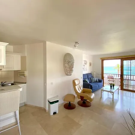 Apartment Beautiful Beach-front Retreat In El Beril